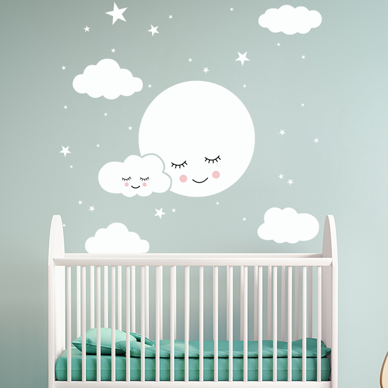 White Cartoon Smiling Cloud St - Baby Nursery Mural Wallpaper recension och pris